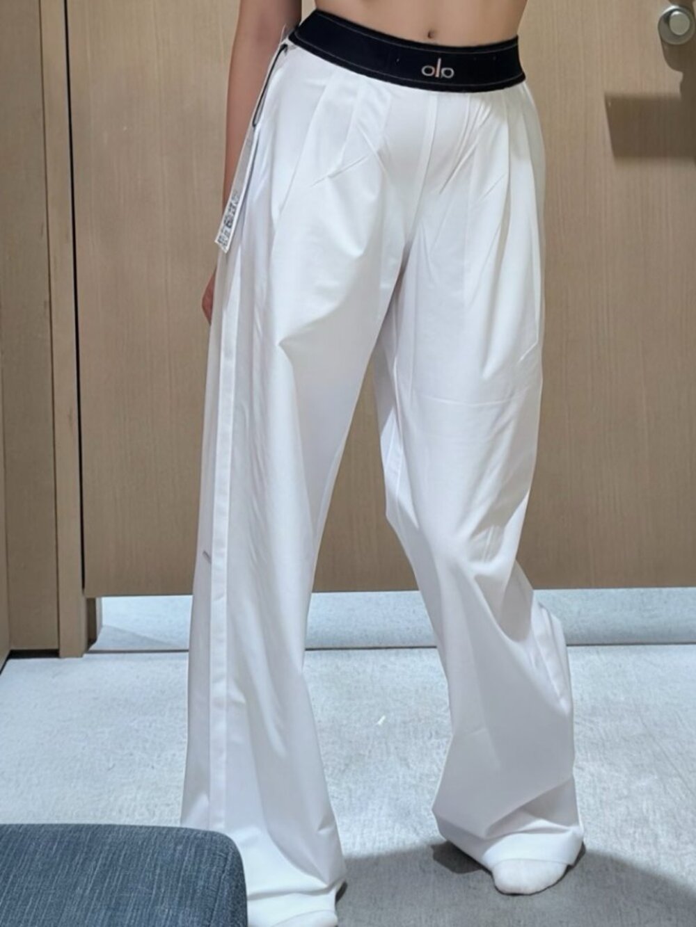 ALO Yoga🤍Suit Up Trouser White (Regular 30 inches) NWT - Picture 2 of 7